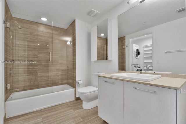 1010 Brickell Ave 2902, Miami, FL 33131