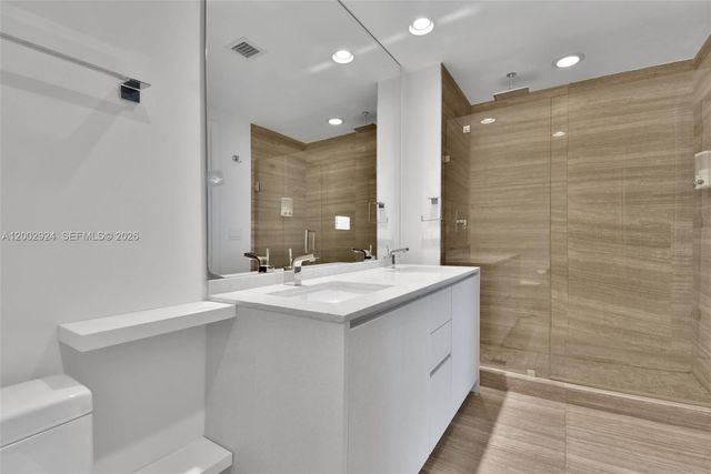 1010 Brickell Ave 2902, Miami, FL 33131