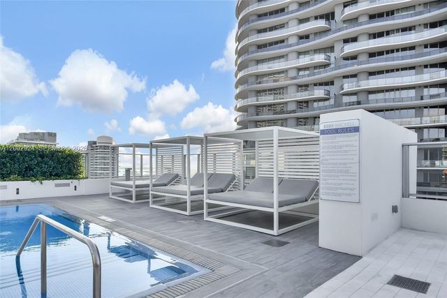 1010 Brickell Ave 2902, Miami, FL 33131