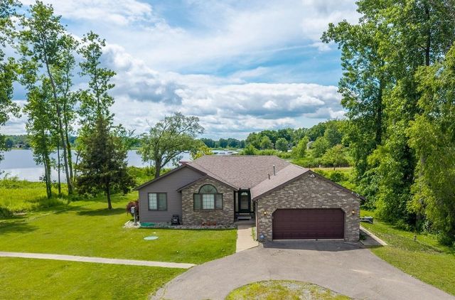 115 Lane 110b Big Otter Lk, Fremont, IN 46737