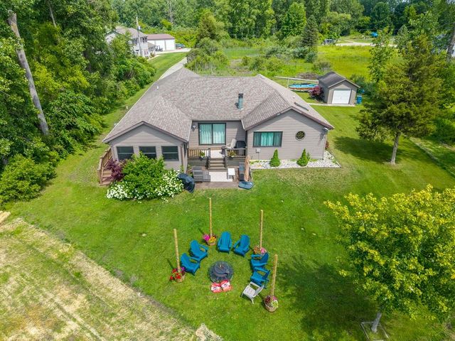 115 Lane 110b Big Otter Lk, Fremont, IN 46737