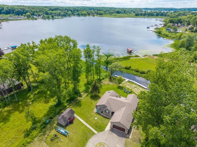 115 Lane 110b Big Otter Lk, Fremont, IN 46737