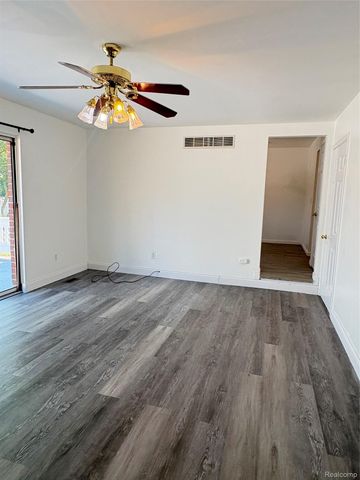 6994 York, Waterford Charter Township, MI 48327