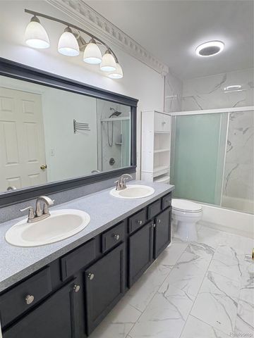 6994 York, Waterford Charter Township, MI 48327