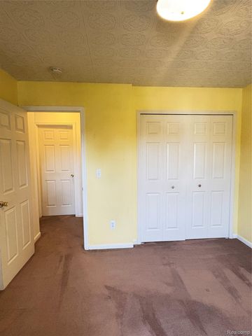 6994 York, Waterford Charter Township, MI 48327