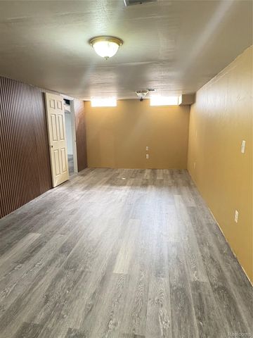 6994 York, Waterford Charter Township, MI 48327