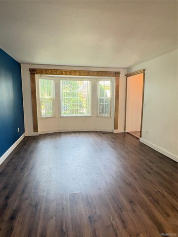 6994 York, Waterford Charter Township, MI 48327