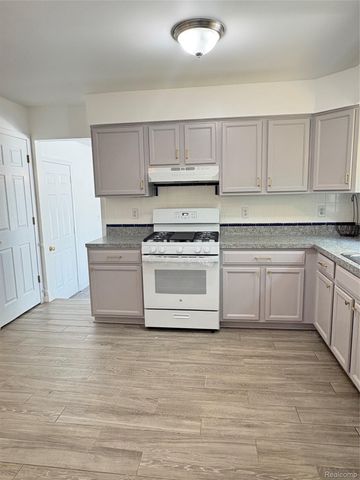 6994 York, Waterford Charter Township, MI 48327