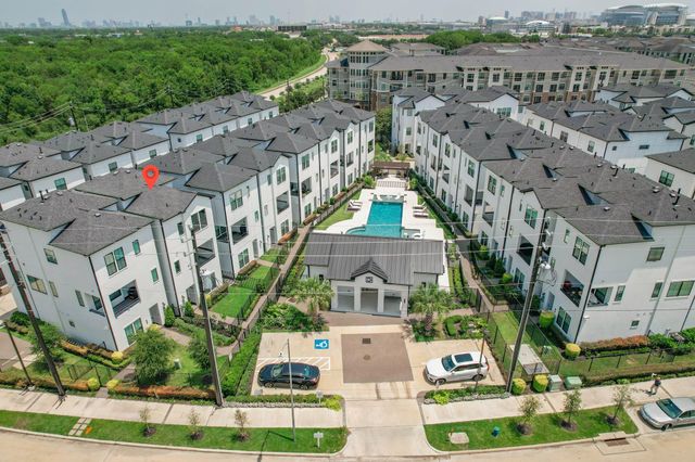 2816 Grand Fountains Drive B, Houston, TX 77054