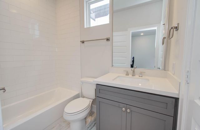 2816 Grand Fountains Drive B, Houston, TX 77054