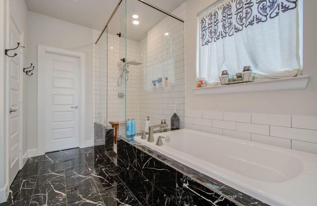 2816 Grand Fountains Drive B, Houston, TX 77054