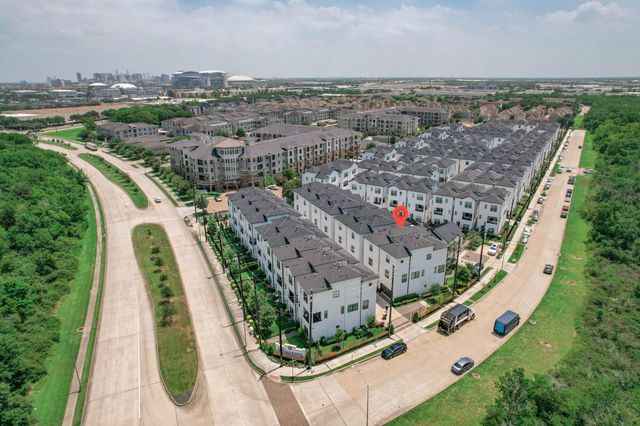 2816 Grand Fountains Drive B, Houston, TX 77054