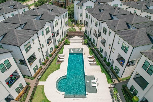 2816 Grand Fountains Drive B, Houston, TX 77054