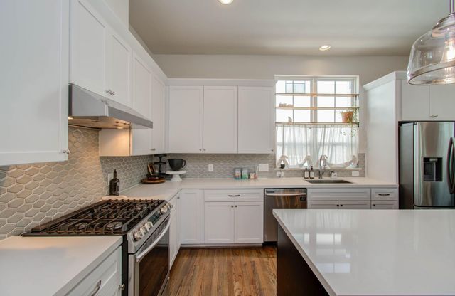 2816 Grand Fountains Drive B, Houston, TX 77054