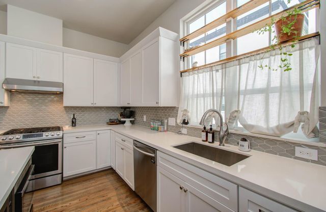 2816 Grand Fountains Drive B, Houston, TX 77054
