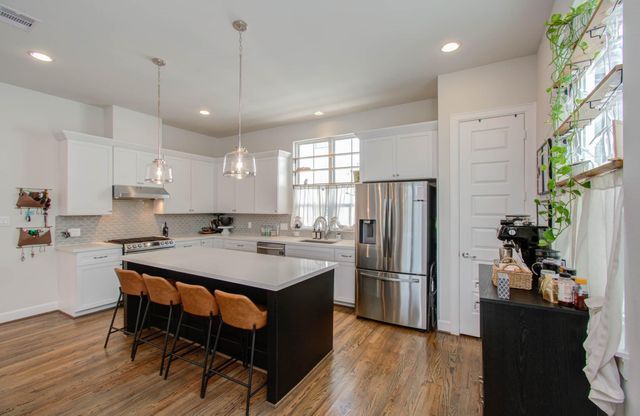 2816 Grand Fountains Drive B, Houston, TX 77054