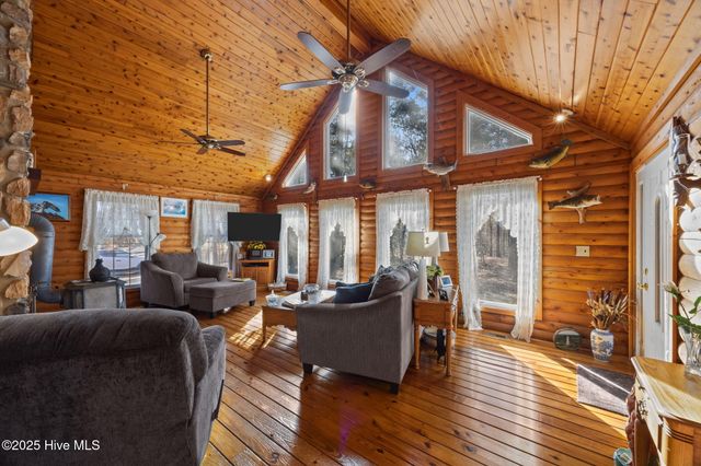 920 Jeff Road, Arapahoe, NC 28510