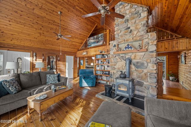 920 Jeff Road, Arapahoe, NC 28510