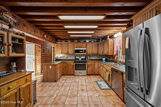 920 Jeff Road, Arapahoe, NC 28510