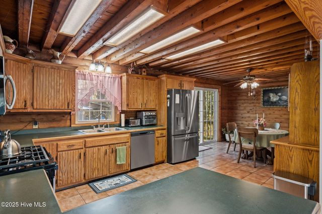 920 Jeff Road, Arapahoe, NC 28510