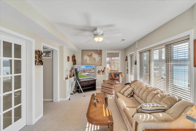 56 Brookside LN, Moneta, VA 24121