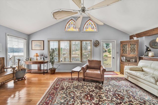 56 Brookside LN, Moneta, VA 24121