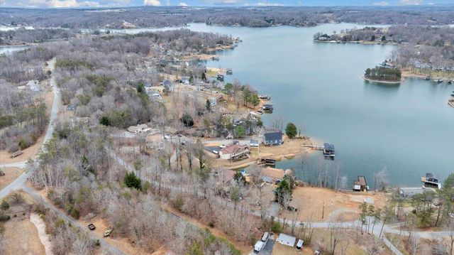 56 Brookside LN, Moneta, VA 24121
