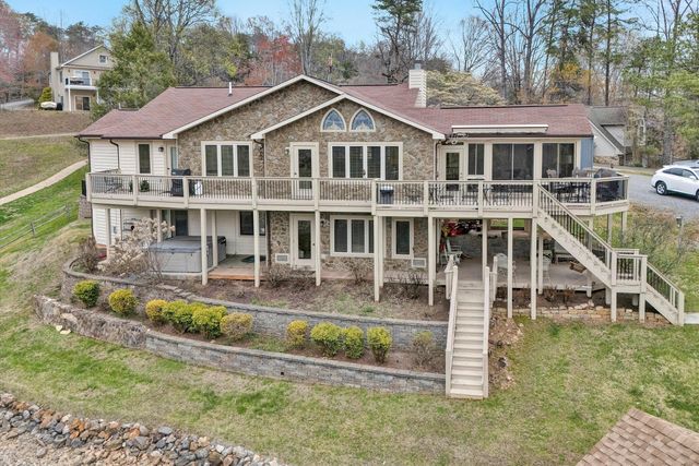 56 Brookside LN, Moneta, VA 24121