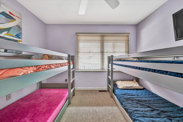 56 Brookside LN, Moneta, VA 24121
