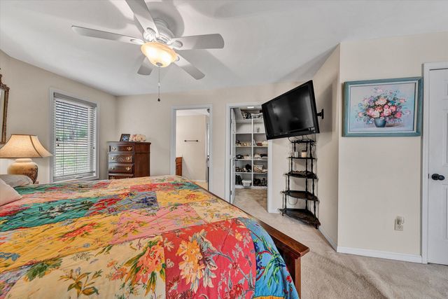 56 Brookside LN, Moneta, VA 24121