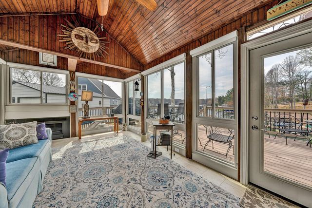 56 Brookside LN, Moneta, VA 24121