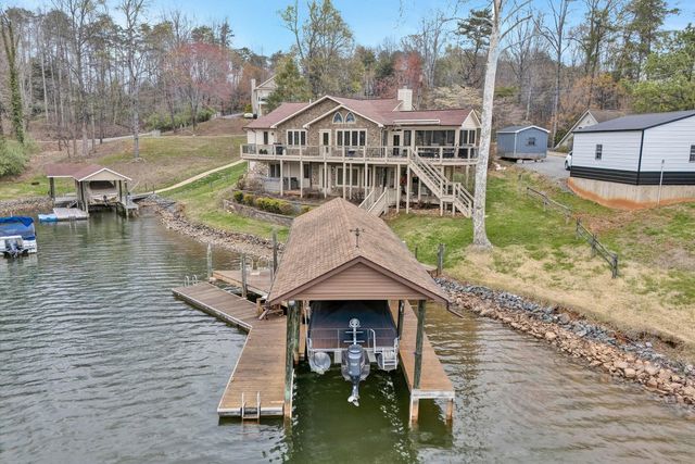 56 Brookside LN, Moneta, VA 24121