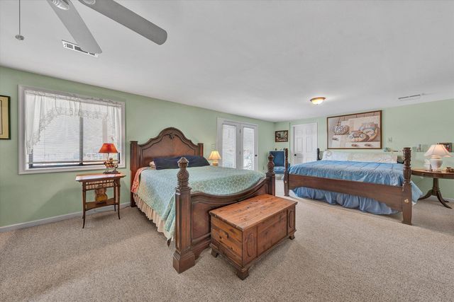 56 Brookside LN, Moneta, VA 24121
