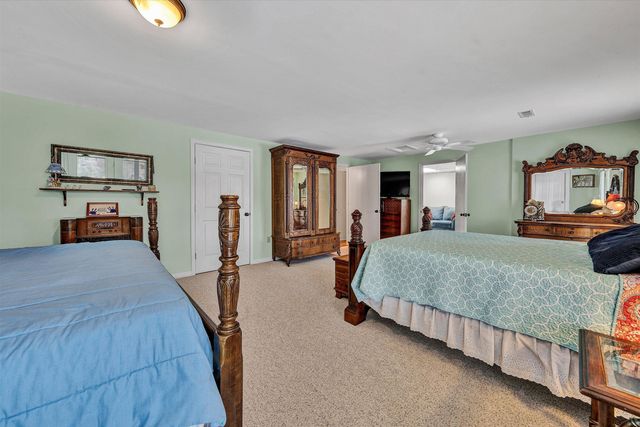 56 Brookside LN, Moneta, VA 24121