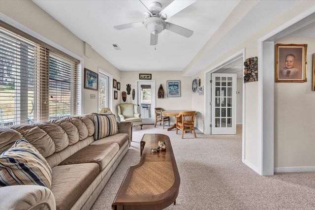 56 Brookside LN, Moneta, VA 24121