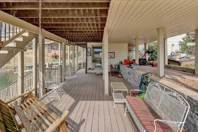 56 Brookside LN, Moneta, VA 24121