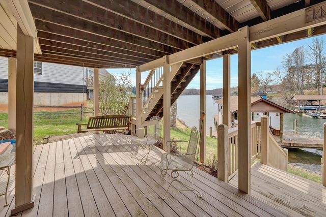 56 Brookside LN, Moneta, VA 24121