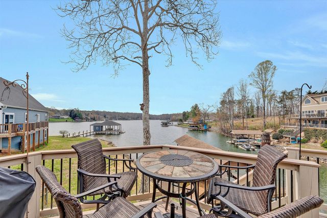 56 Brookside LN, Moneta, VA 24121