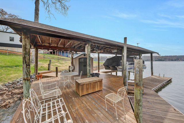 56 Brookside LN, Moneta, VA 24121