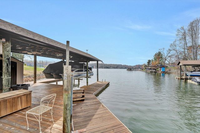 56 Brookside LN, Moneta, VA 24121