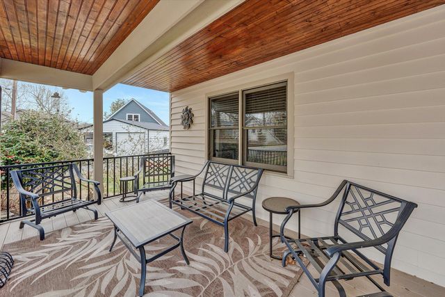56 Brookside LN, Moneta, VA 24121