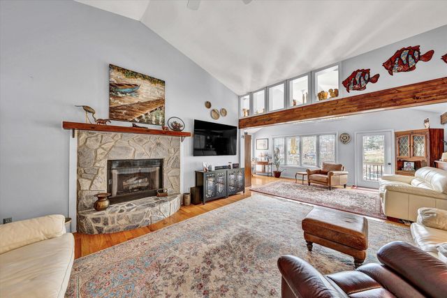 56 Brookside LN, Moneta, VA 24121