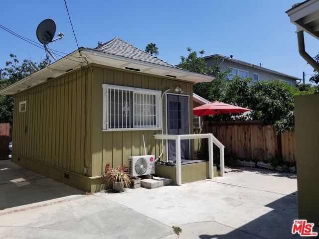 1144 S Kingsley Drive, Los Angeles, CA 90006