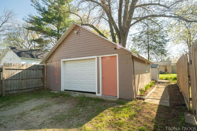 221 Bridge Road, Allegan, MI 49010