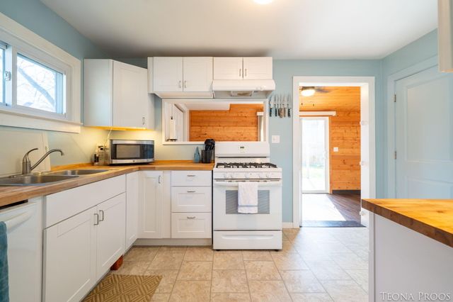 221 Bridge Road, Allegan, MI 49010