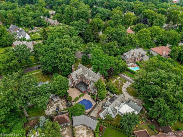 19391 Suffolk Drive, Detroit, MI 48203