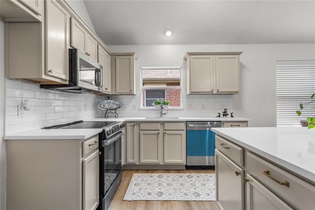 961 Roundup Street, Cross Roads, TX 76227