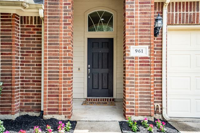 961 Roundup Street, Cross Roads, TX 76227