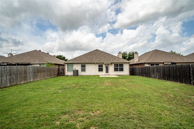961 Roundup Street, Cross Roads, TX 76227