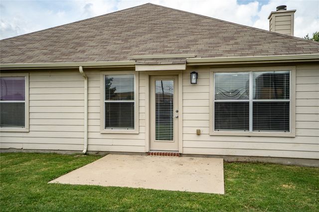 961 Roundup Street, Cross Roads, TX 76227